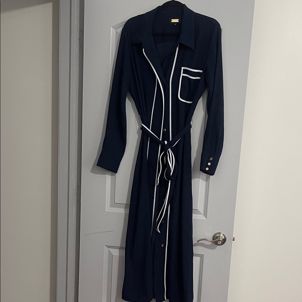 Alexia Admor Navy Dress with White Accents